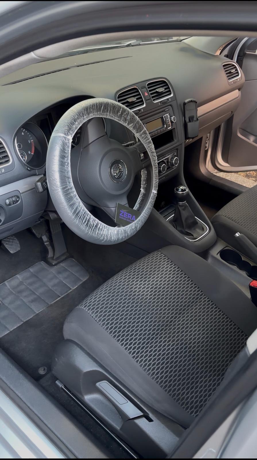 VW Golf Innenraum nach Zera Detailing
