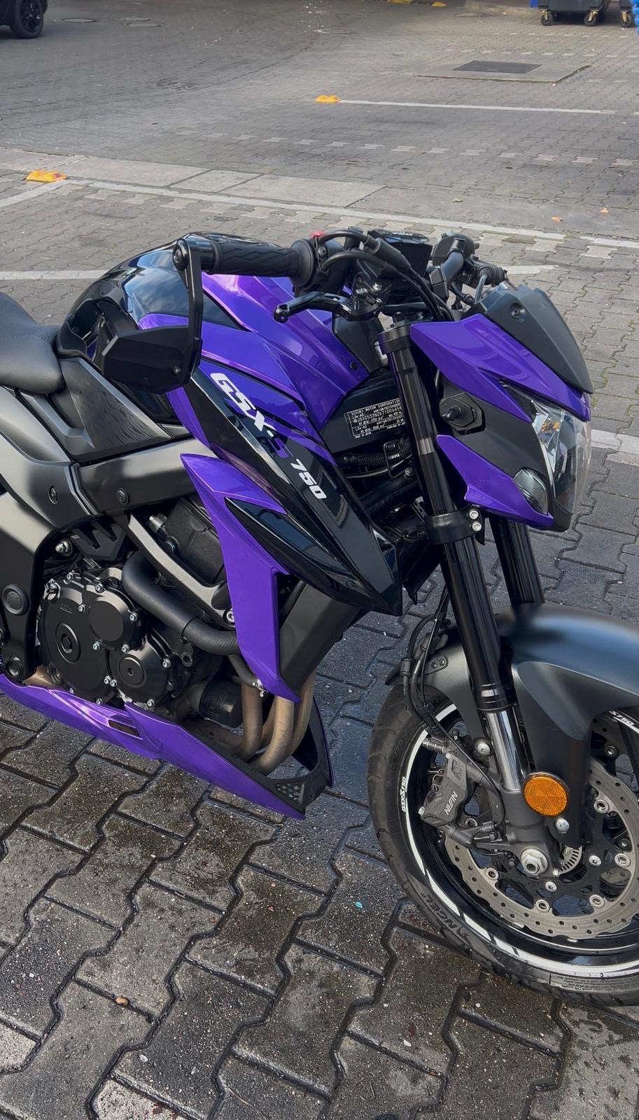 Suzuki GSXS 750 nach professioneller Aufbereitung